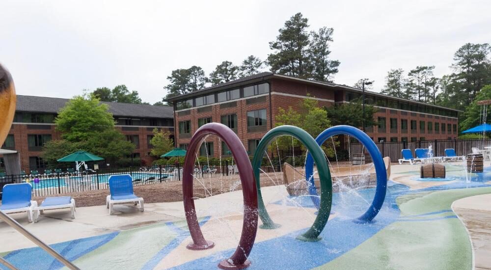 Williamsburg Woodlands Hotel & Suites